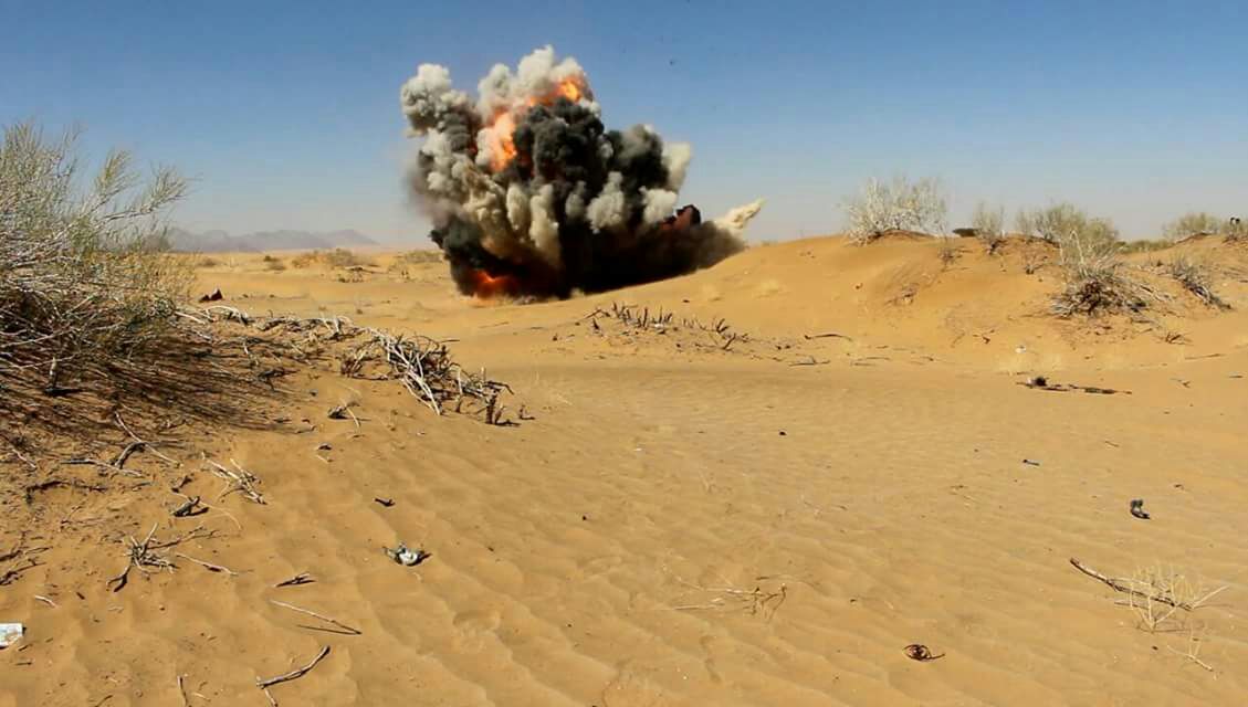 شاهد صورا لتفجير الالغام التي زرعتها مليشيا الحوثي في شبوة