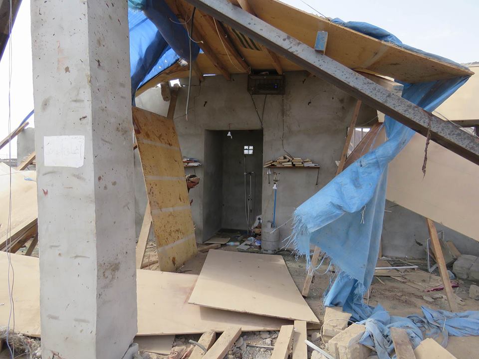 شاهد .. صور تظهر آثار الدمار في مسجد كوفل بصرواح والمباني المجاورة نتيجة استهدافه من قبل الحوثيين