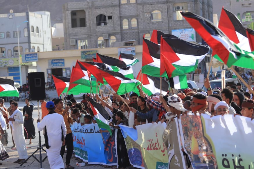 صور تظهر حشود بحضرموت تضامنا مع شعب فلسطين وتنديدا بجرائم الكياني الصهيوني