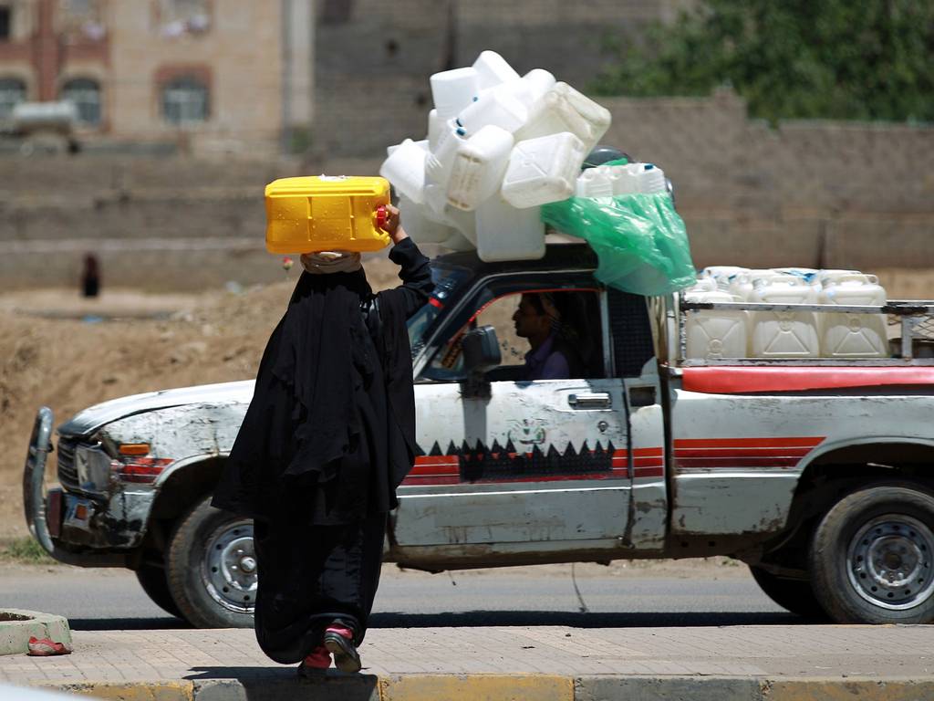 انعدام المياه وجه آخر للمعاناة الإنسانية في اليمن