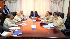 الرئيس هادي يوجه بسرعة دمج عناصر المقاومة في صفوف الجيش الوطني