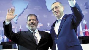 ترويض البندقية: لماذا نجح أردوغان وأخفق مرسى (تحليل)