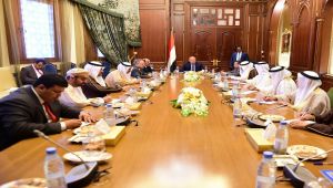 هادي يلتقي سفراء دول مجلس التعاون الخليجي ومبعوث الأمين العام للمجلس لدى اليمن
