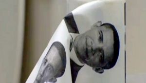 صور أوباما على أوراق حمامات مقهى في روسيا.. والعلم الأميركي تحت أقدام الزبائن