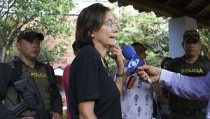 متمردون يفرجون عن صحافيين في كولومبيا
