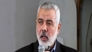 وفد من حماس برئاسة هنية يصل القاهرة للتباحث بشأن صفقة تبادل مع الاحتلال