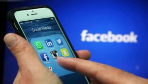 هل يتنصت "فيسبوك" على محادثاتك عبر الهاتف؟