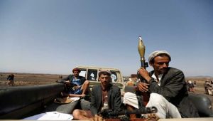 الحوثيون ينفون استهداف بارجة أمريكية قبالة السواحل اليمنية