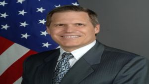 السفير الأمريكي بصنعاء ينفي إبرام اتفاق مع الحوثيين في مسقط