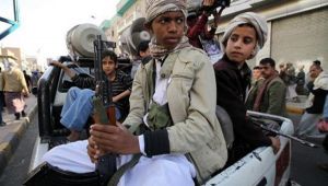 مليشيا الحوثي تدفع بالمزيد من أطفال محافظة عمران إلى جبهات القتال بدون علم أهاليهم