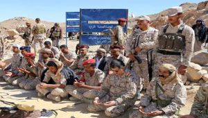 المقدشي يناقش مستجدات معركة نهم مع قيادات المنطقة العسكرية السابعة