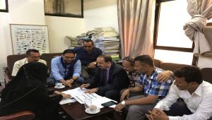 وزير الإعلام يزور مؤسسة 14 أكتوبر ومكتب وزارة المالية في عدن