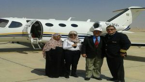 يمنية تتفوق في مجال الطيران بمصر وتطير مع عائلتها في رحلة داخلية