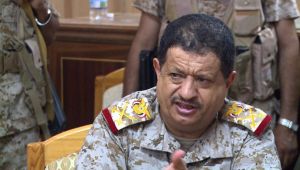 المقدشي: الرئيس هادي يوجه بصرف أربعة مرتبات للجيش الوطني