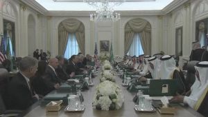 انطلاق القمة السعودية الأمريكية وتوقيع اتفاق سلاح يشمل تجميع 150 طائرة بلاكهوك بالمملكة