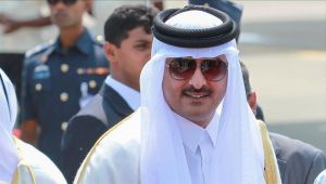 أمير قطر يغادر الكويت بعد زيارة لساعات