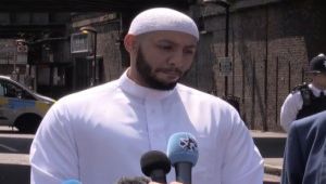 إمام المسجد البريطاني أنقذ حياة القاتل وخلّصه من بين أيدي ضحاياه