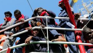 جثث مهاجرين متحللة على ساحل ليبيا وتوقعات بالمزيد