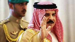 عاهل البحرين يدعو إلى "وحدة الصف" بعد تسلم رسالة أمير الكويت