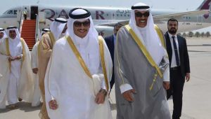 وزير خارجية قطر يصل الكويت في زيارة رسمية غير معلنة