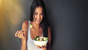 تناول "الطعام النظيف" قد يدمر صحتك.. إليك الطريقة الأمثل في الحفاظ على غذائك