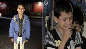 صورة من اليمن.. طفل يبكي شقيقه في مشهد أثار الحزن في تعز