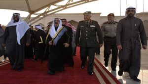 وزير الدفاع الكويتي يصل إلى الدوحة في زيارة رسمية