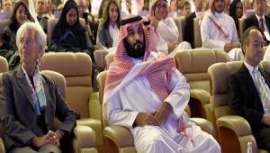 رقصة الأقوياء حول نفط السعودية.. انخفاض الأسعار يجبر المملكة على توسيع دائرة أصدقائها