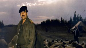 12 عاماً على إعدام صدام.. عراقيون لا يزالون يبحثون عنه، ويرددون: "سيعود فهو لم يمت"