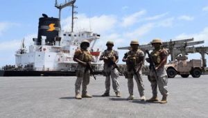 لماذا تواصل القوات الإماراتية احتجاز رواتب منتسبي الأمن والجيش في عدن؟ (تقرير)
