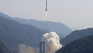 الصين تطور صاروخ فضاء يتدارك الأخطاء الميكانيكية