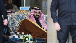 موقع استخباراتي: "الملك المنتظر" في السعودية قلق من تحركات خارجية لأبناء عمومته