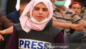 صحفية بغزة تذيع نبأ استشهاد شقيقها دون أن تعلم