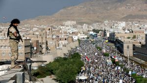 النخب الحزبية في صنعاء.. القناع الناعم للانقلاب (تقرير)