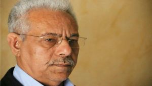 الناصري يدعو الشرعية إلى تصحيح أدائها ووقف التدهور المتسارع لقيمة الريال