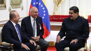 "قيامة أرطغرل" يترك بصمته على لقاء جاويش أوغلو والرئيس الفنزويلي