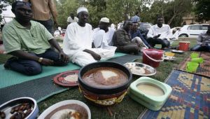 بنك طعام سوداني يكافح الجوع من خلال "حفظ النعمة"