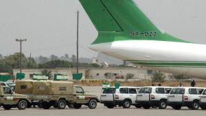 إغلاق مطار الخرطوم الدولي بعد اصطدام طائرتين (صور)