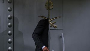 CNN: مشتبه به يرتدى ملابس خاشقجي ويخرج من الباب الخلفي للقنصلية