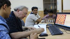 لاعب يمني يستعد للمشاركة بمونديال العالم للشطرنج للشباب بتركيا