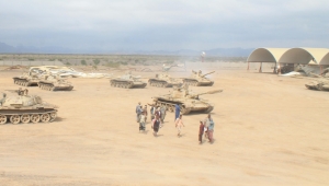 إصابة رئيس هيئة الأركان ومقتل قيادات عسكرية في انفجار هزّ قاعدة العند بلحج