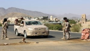 برلماني يمني يحذر من محاولات إسقاط مؤسسات الدولة