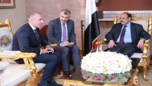 نائب الرئيس يؤكد على ضرورة التزام الحوثيين بتنفيذ اتفاق السويد