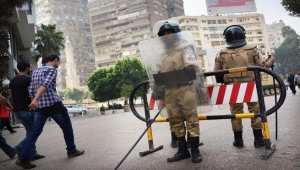 مصر: الاعتقالات تتوسع لتشمل مسؤولي أحزاب..و"الاستقلال" يدعو لانتفاضة شعبية الجمعة