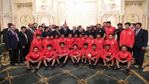 الرئيس هادي يكرم المنتخب الوطني للناشئين لتأهله لنهائيات كأس آسيا