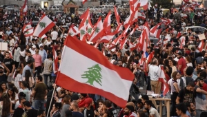 احتجاجات لبنان.. استمرار التحشيد والجيش يفتح الطرق وحديث عن ثلاثة سيناريوهات