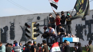 اعتصام مفتوح في بغداد بعد يوم دامٍ والبرلمان يفشل في الانعقاد