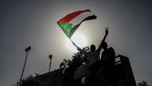 السودان..الحزب الشيوعي يتهم الامارات والسعودية بـ"التآمر" على الثورة