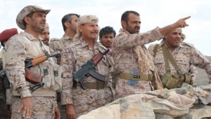 "بن عزيز" يدعو للابتعاد عن مناطق تمترس الحوثيين في الجوف