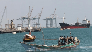 مليشيات "الانتقالي" تقتحم ميناء الزيت وتمنع تفريغ الوقود